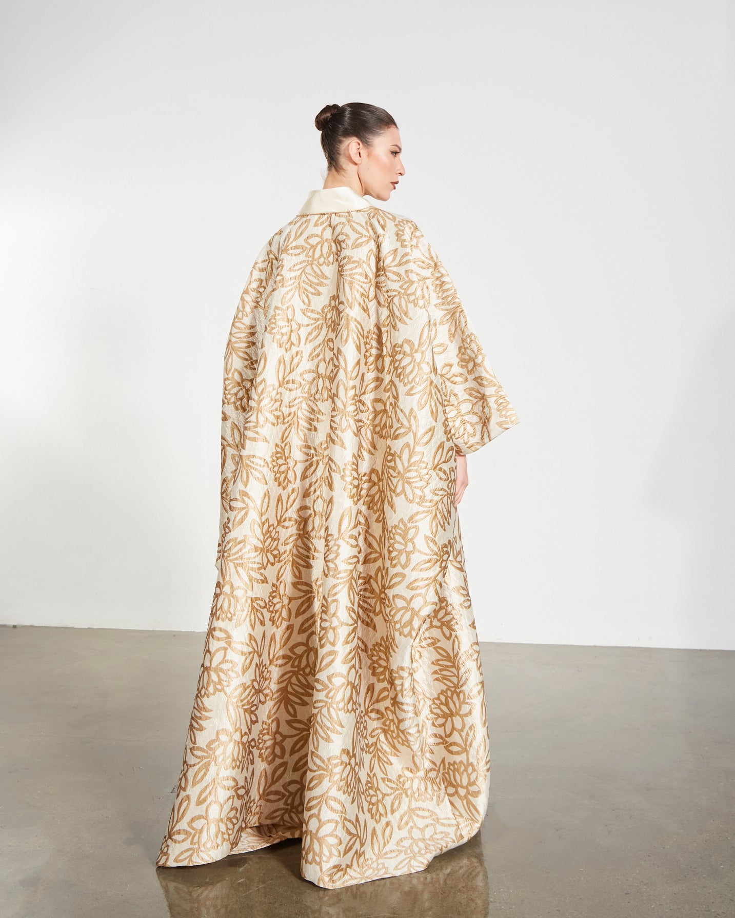 Metallic Floral Jacquard V-Neck Kaftan Abaya