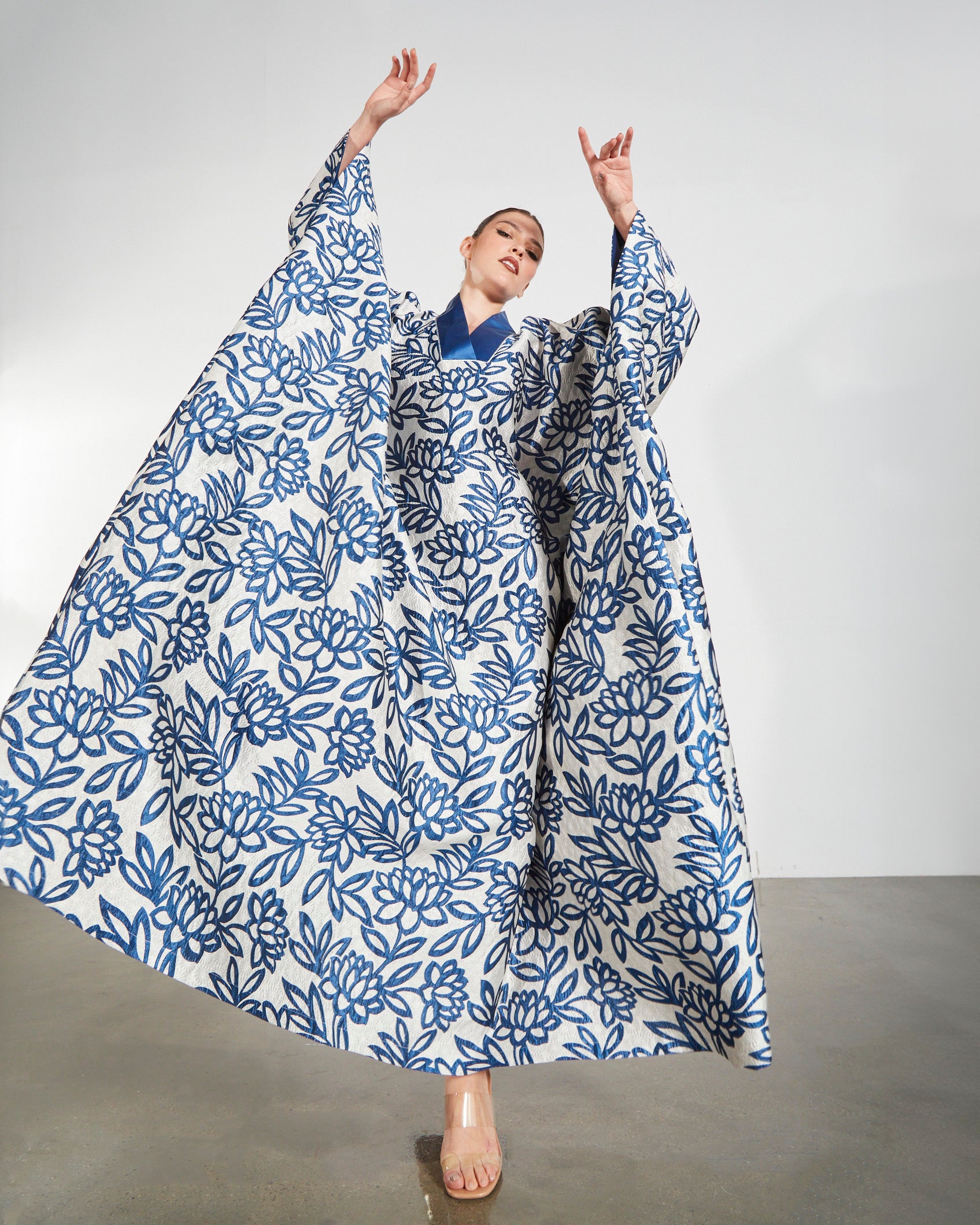 Metallic Floral Jacquard V-Neck Kaftan Abaya