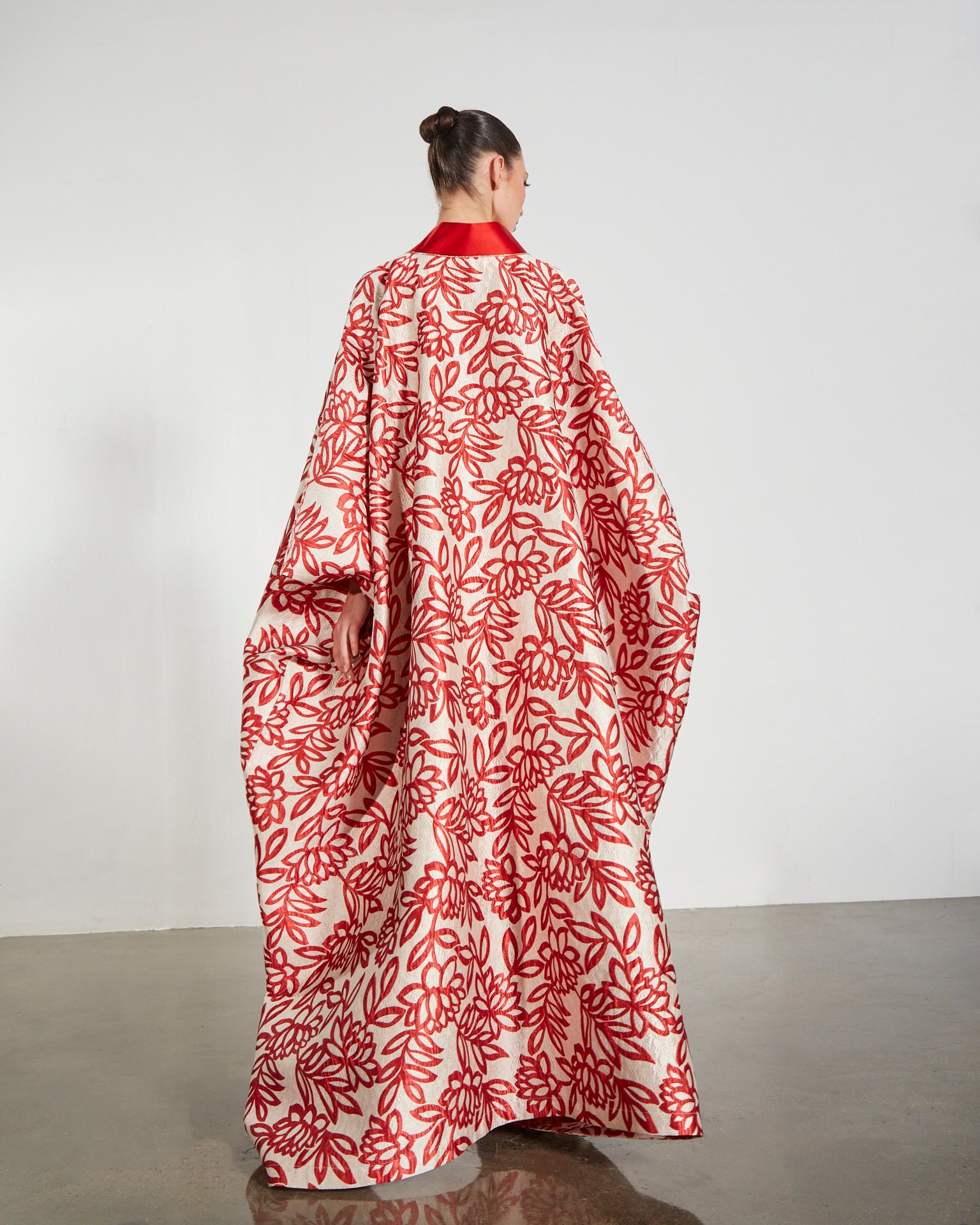 Metallic Floral Jacquard V-Neck Kaftan Abaya