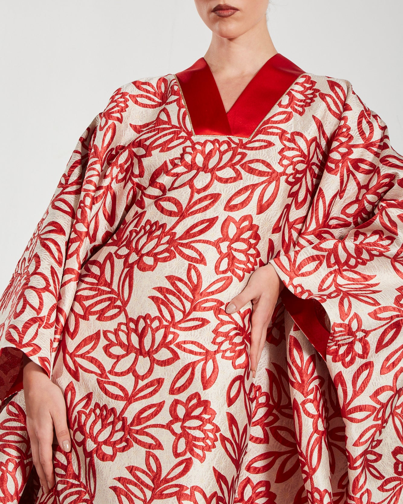 Metallic Floral Jacquard V-Neck Kaftan Abaya