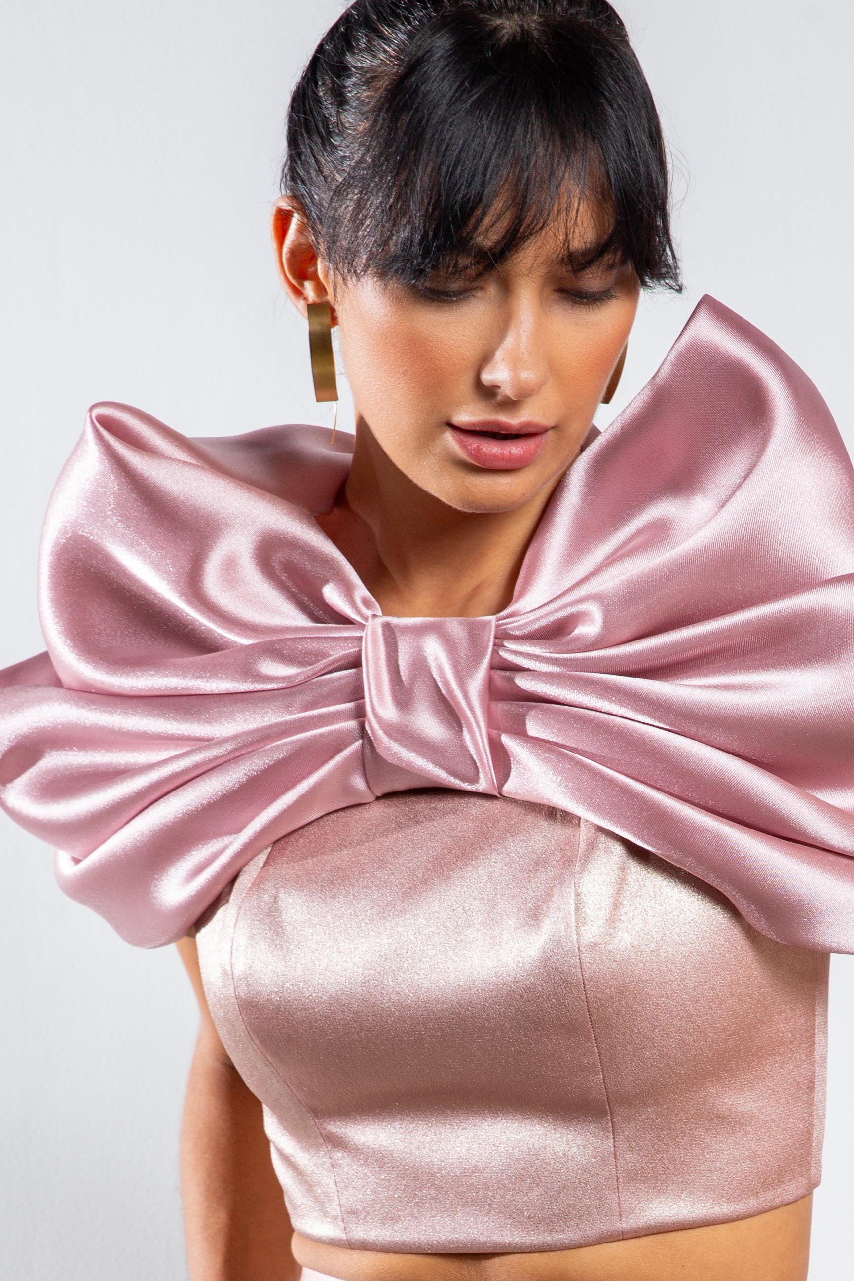 Margot Oversized Bow Collar