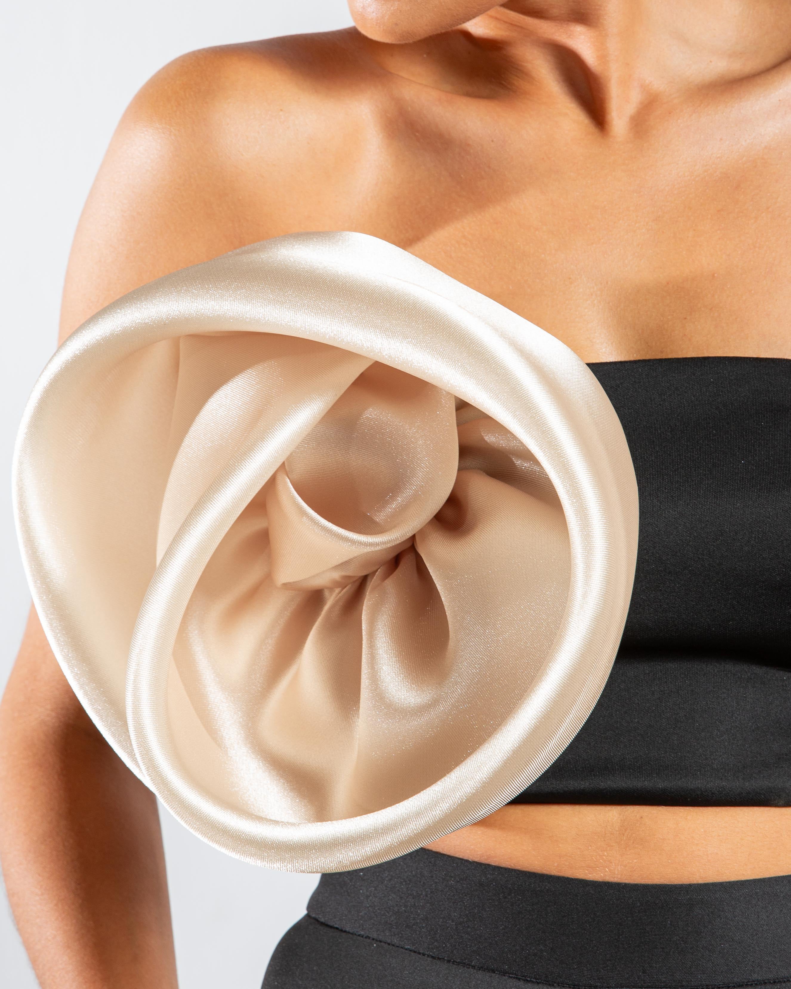 Une Rose Bi-Color Crop Top