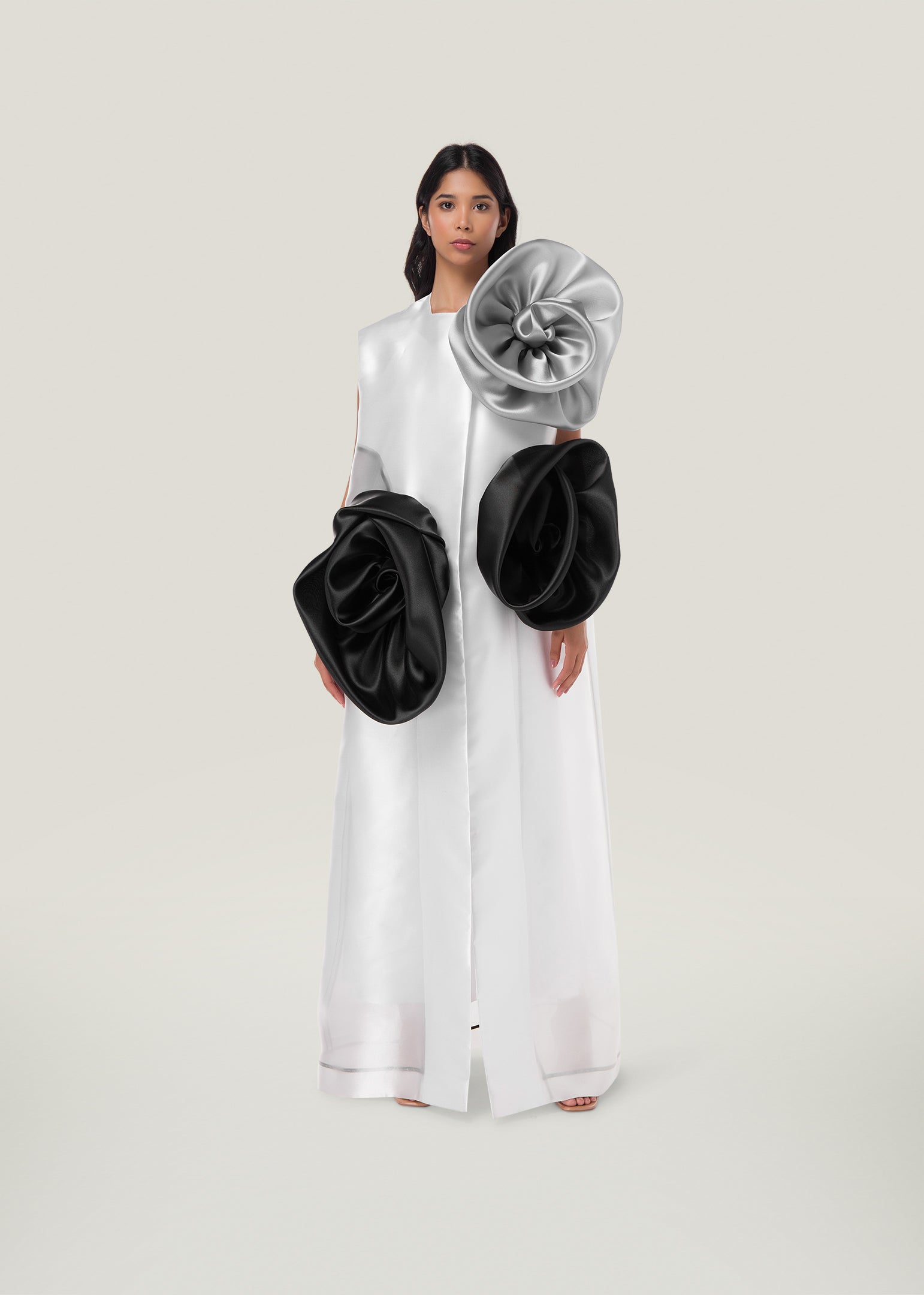 Trois Roses Sleeveless Long Jacket