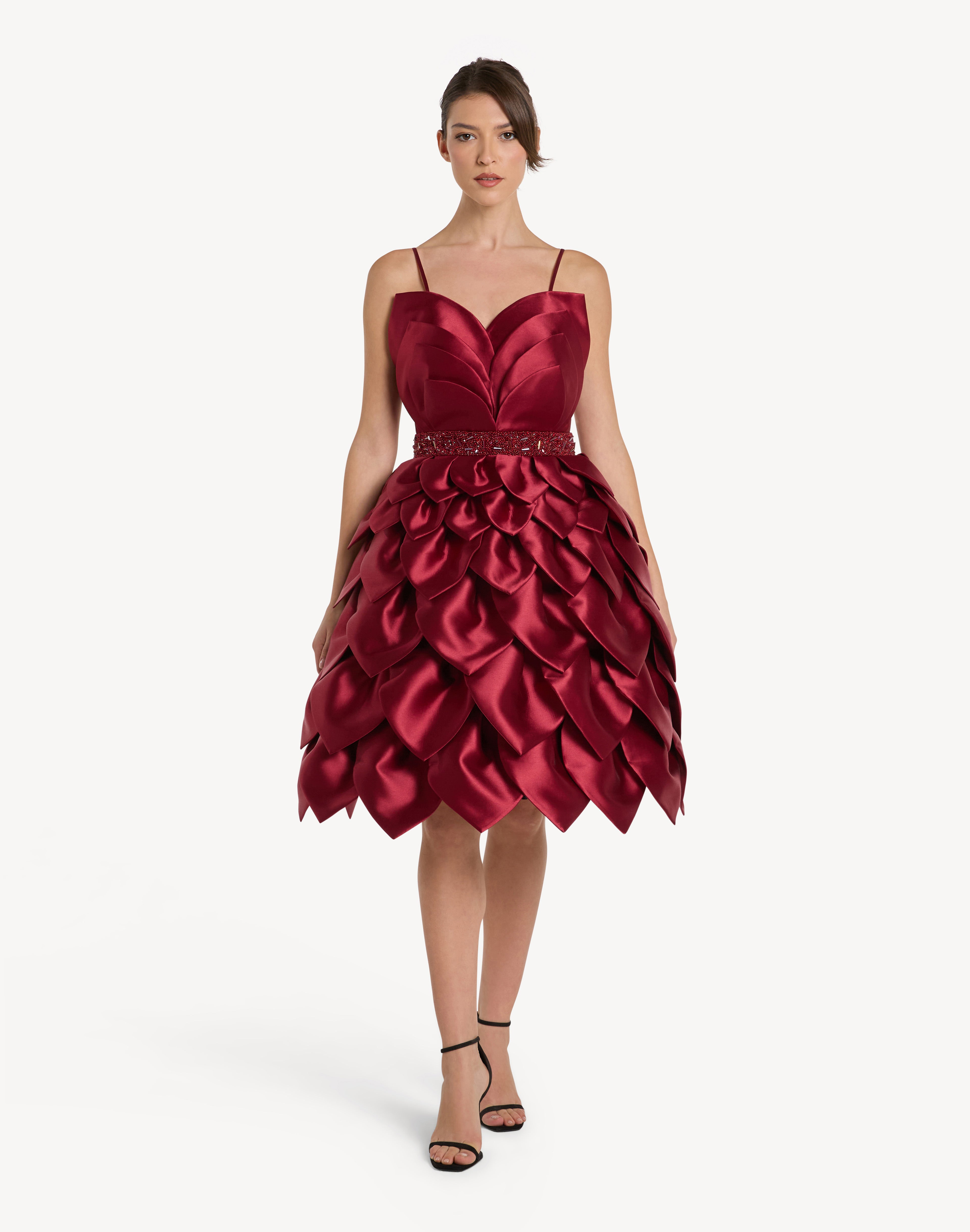 Leaf embellished sweetheart dress