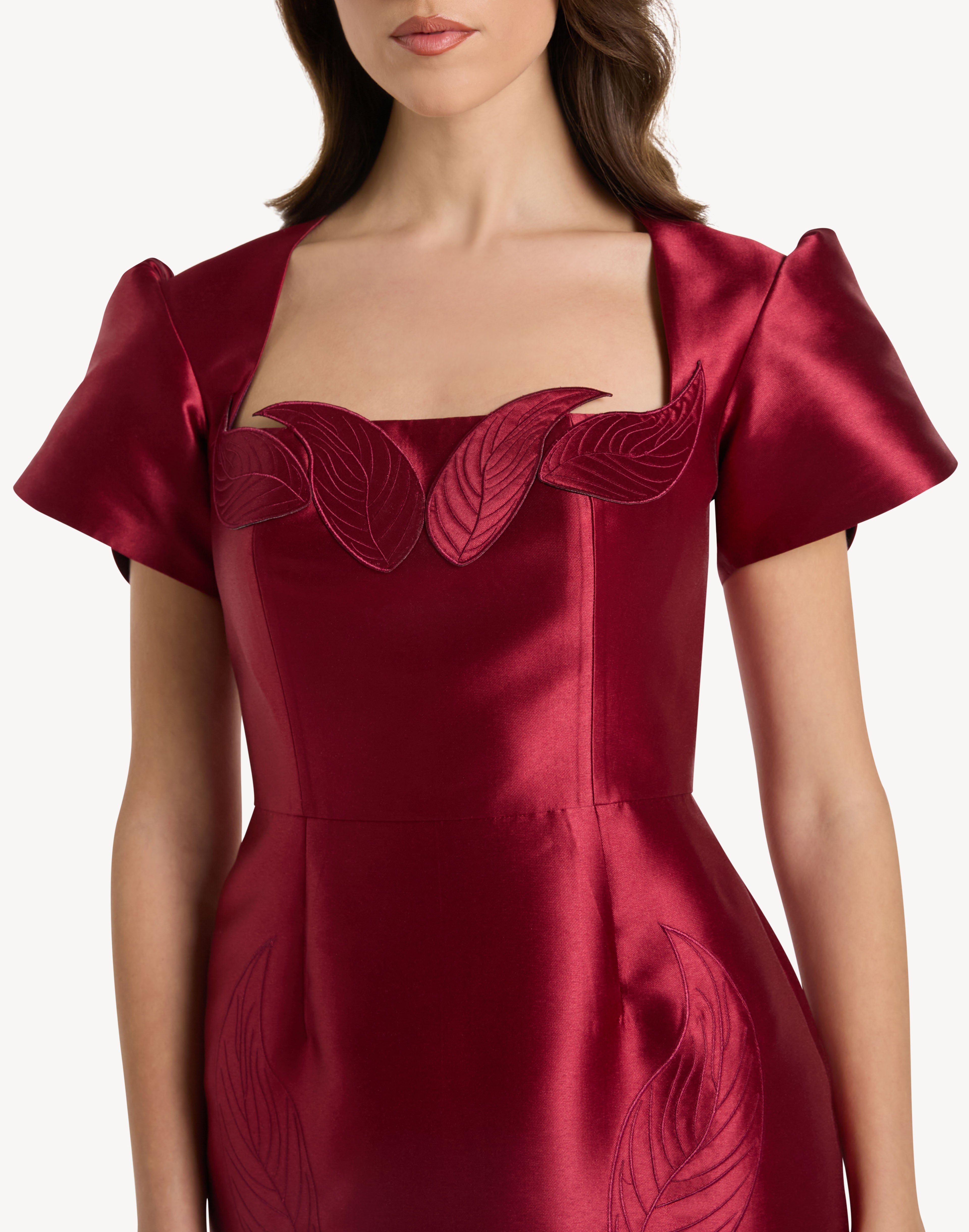 Magnific Leaf Appliqué Dress